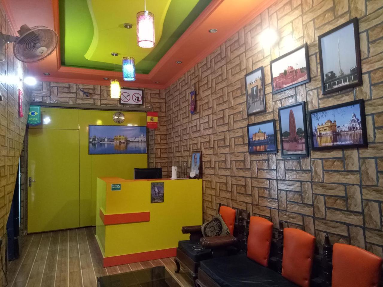 Wow Backpackers Hostels Amritsar Eksteriør billede